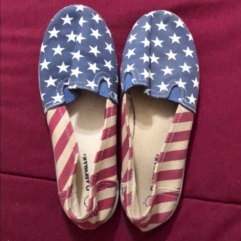 Airwalk kids slip ons